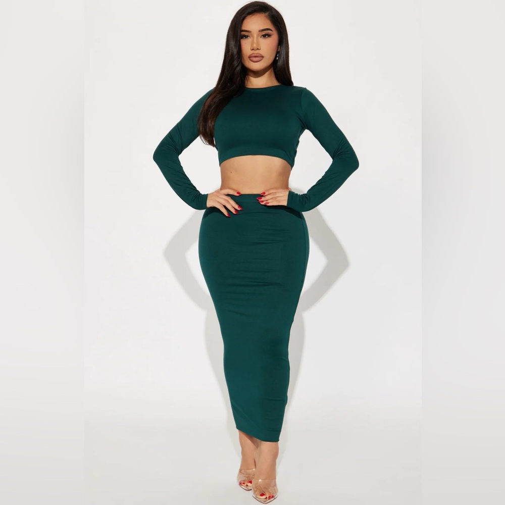 NEW! FASHION NOVA 'Leila' 2-Piece Double Lined Stretch Top & Skirt Set